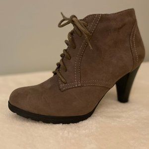 Rialto Lace-up Boots